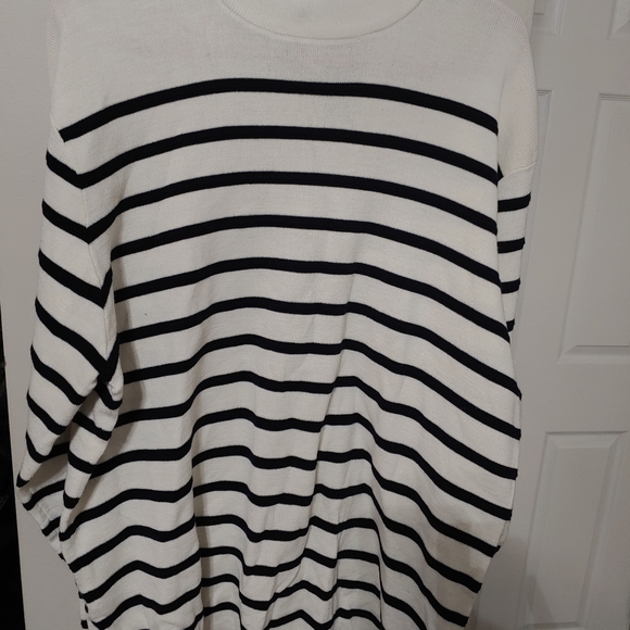 Sweater - Picture 9 of 10